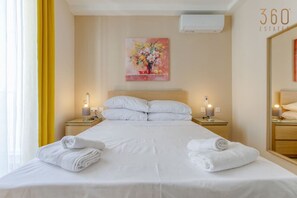 3 chambres, bureau, fer et planche à repasser, lit parapluie