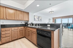 Micro-ondas, fogão, cooktop, lava-louças