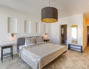 3 Schlafzimmer, Schreibtisch, Bügeleisen/Bügelbrett, WLAN