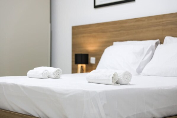 2 Schlafzimmer, Schreibtisch, Bügeleisen/Bügelbrett, WLAN