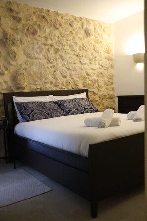 1 多间卧室、熨斗/熨衣板、WiFi、床单