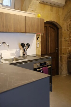 Microondas, horno, parrilla de estufa y tostadora 