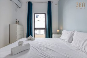 3 bedrooms, desk, iron/ironing board, WiFi