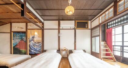 Fully rented traditional Japanese house/200㎡/12ppl/2parking spaces/near the Sta.