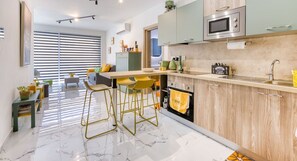 Fridge, microwave, oven, stovetop