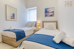 2 bedrooms, desk, iron/ironing board, travel cot - Stylish 3BR home with large terrace in Mosta (Il-Mosta)