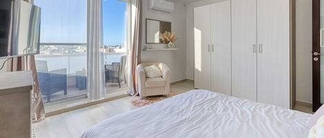 3 Schlafzimmer, Schreibtisch, Bügeleisen/Bügelbrett, WLAN