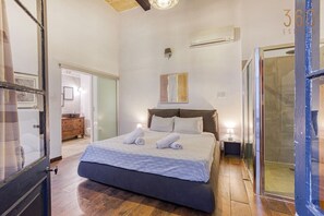 4 Schlafzimmer, Schreibtisch, Bügeleisen/Bügelbrett, Reisekinderbett