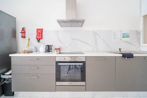 Fridge, oven, stovetop, toaster