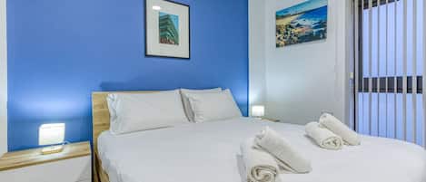 2 Schlafzimmer, Schreibtisch, Bügeleisen/Bügelbrett, WLAN