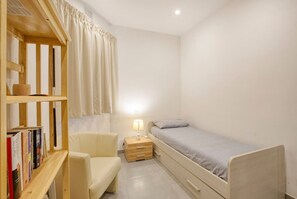 2 bedrooms, WiFi, bed sheets