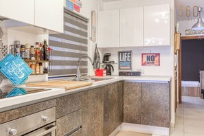 Fridge, oven, stovetop, toaster