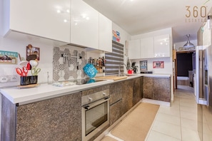 Fridge, oven, stovetop, toaster