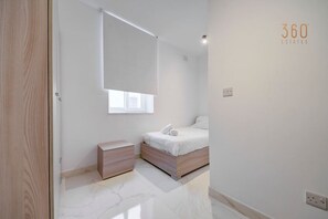 2 Schlafzimmer, Schreibtisch, Bügeleisen/Bügelbrett, WLAN