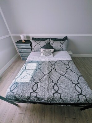 3 間睡房、熨斗/熨衫板、Wi-Fi、床單