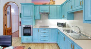 Micro-ondes, four, plaque de cuisson, lave-vaisselle