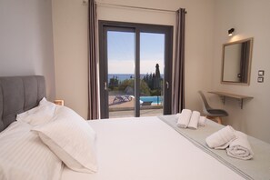 In-room safe, iron/ironing board, travel crib, free WiFi