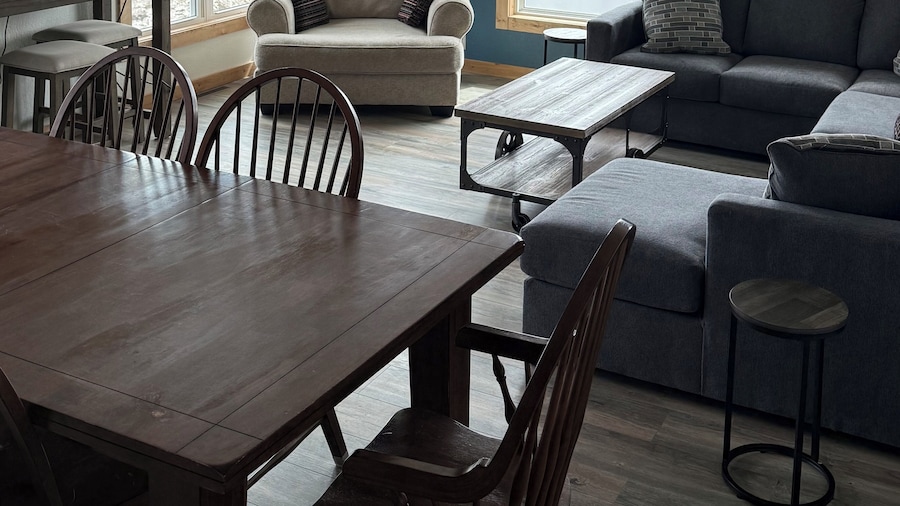 Mill Street Upper Apartment