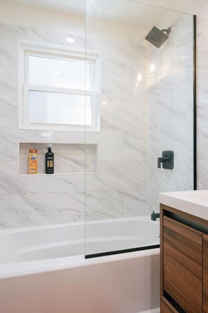 Hair dryer - 5 Mins to Downtown CHI Sleeps 10 - Parking + Games (Chicago)