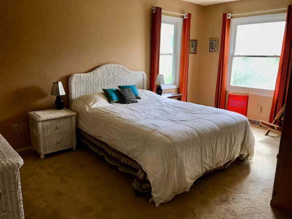 4 slaapkamers, een strijkplank/strijkijzer, wifi, beddengoed