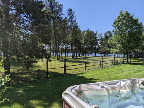 Charming 3-bedroom at Lake Camelot