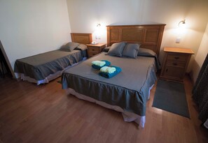 Room - Sierras Hotel (San Luis)