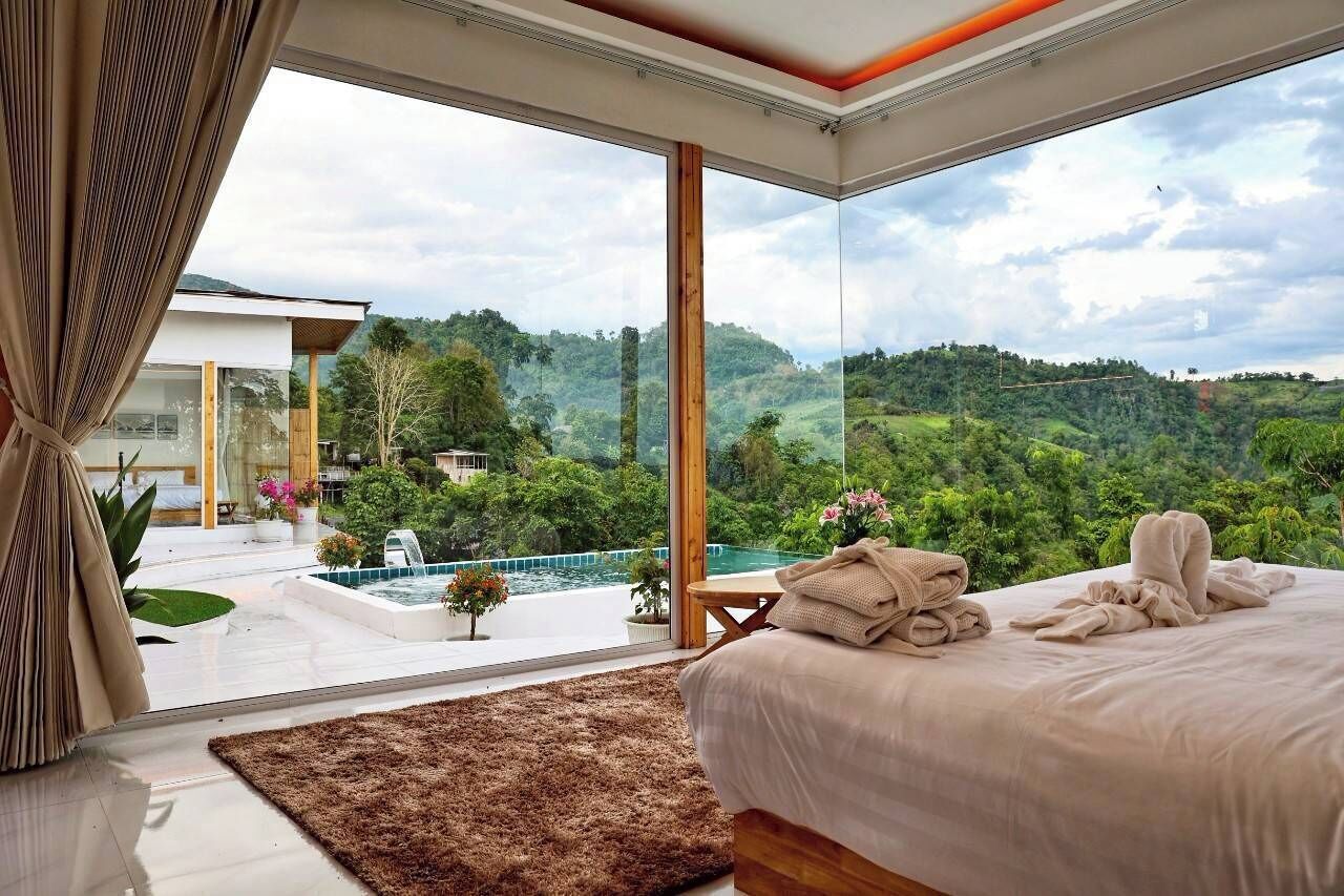 Luxury Villa, Balcony, Mountain View | Hypo-allergenic bedding, desk, laptop workspace, rollaway beds