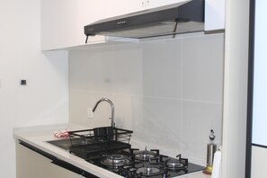 Fridge, microwave, coffee/tea maker, electric kettle