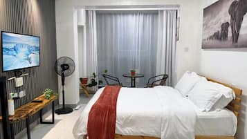 1 bedroom, desk, free WiFi, bed sheets