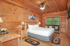3 bedrooms, iron/ironing board, free WiFi, bed sheets - Smokies Cabin Life: View, Hot Tub, Grill, Game Room (Sevierville)