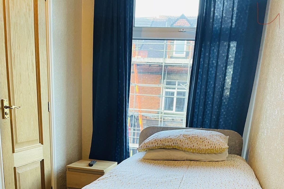 Classic Single Room | Free WiFi, bed sheets