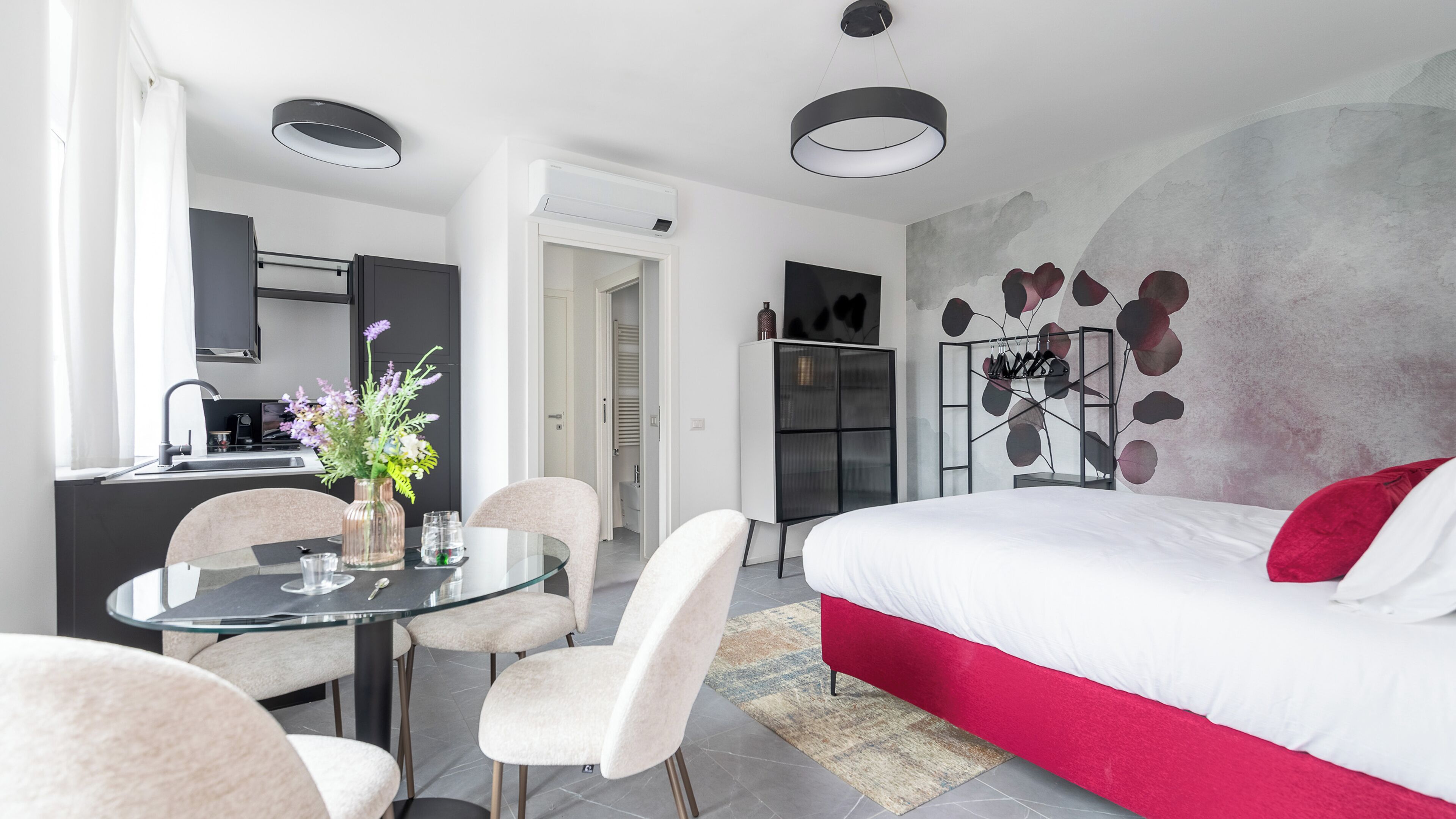 Iron/ironing board, free WiFi, bed sheets