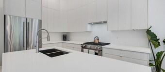 Modern Carriage House Near Westside Wine Trail