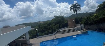 Coastal Luxury Getaway for Yoga, Golf & Family Fun