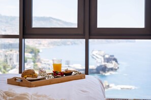 Tabla de planchar con plancha, cuna de viaje y wifi gratis 