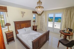 5 bedrooms, iron/ironing board, WiFi, bed sheets