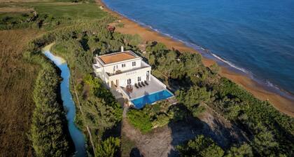 Argilea Villa Beachfront Villa with Private Pool in Kefalonia, Argilea Villa