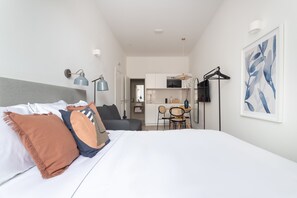 Free WiFi, bed sheets