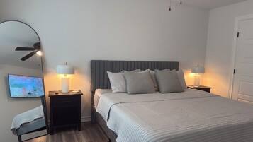 4 habitaciones, tabla de planchar con plancha, wifi y ropa de cama