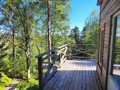 Sea-view Cottage High up in the Trees