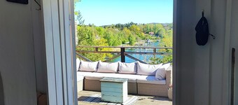 Sea-view Cottage High up in the Trees