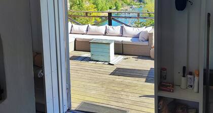 Sea-view Cottage High up in the Trees