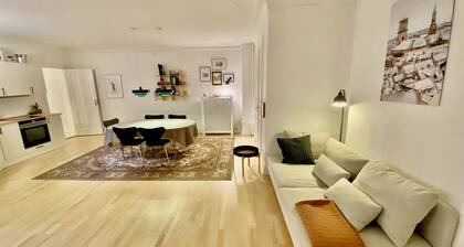 Very Central Location. Home away from home. Cosy large city center apartment
