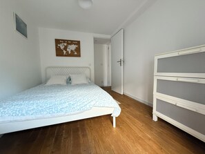 4 sovrum, skrivbord, resesäng och gratis wi-fi