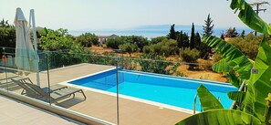 Lämmitetty uima-allas