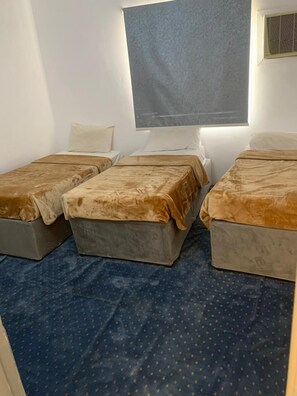 Cortines opaques i habitacions insonoritzades 