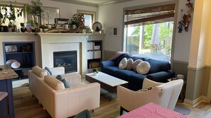 Smart TV, fireplace, computer monitors, printers
