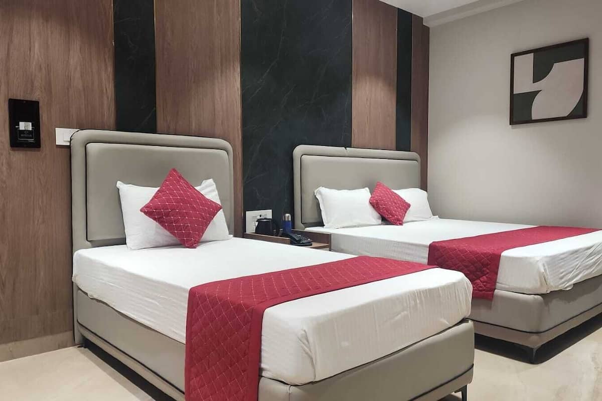 Classic Triple Room | Laptop workspace, free WiFi