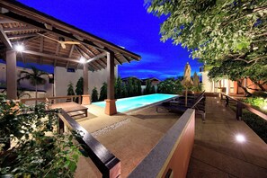 Outdoor pool - Six Hills Villa - 5BR Family with Garden (Chang Wat Surat Thani)