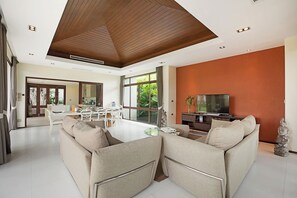 Interior - Six Hills Villa - 5BR Family with Garden (Chang Wat Surat Thani)